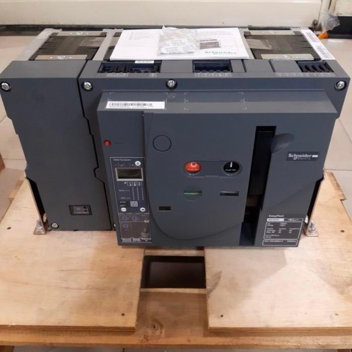 ACB Schneider MVS 4P 1000A Manual Fixed 50kA