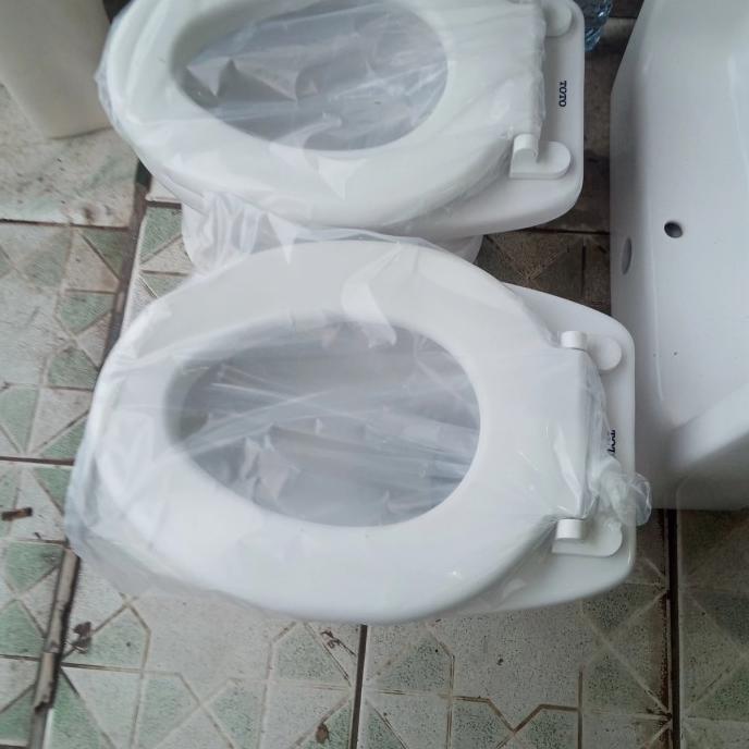 closed kloset toilet duduk toto cw 425 j closed anak TERPERCAYA