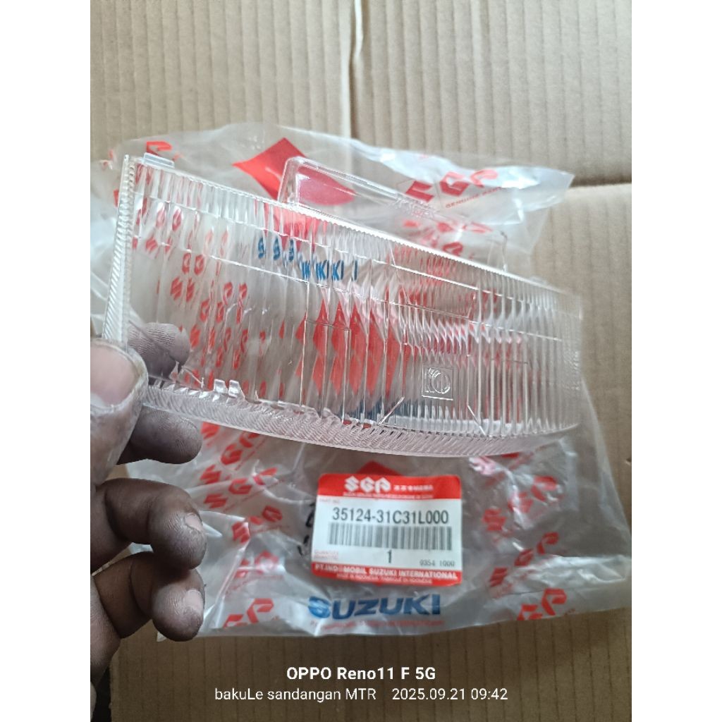 SparePart Motor kaca mika lampu depan Suzuki tornado Shogun original
