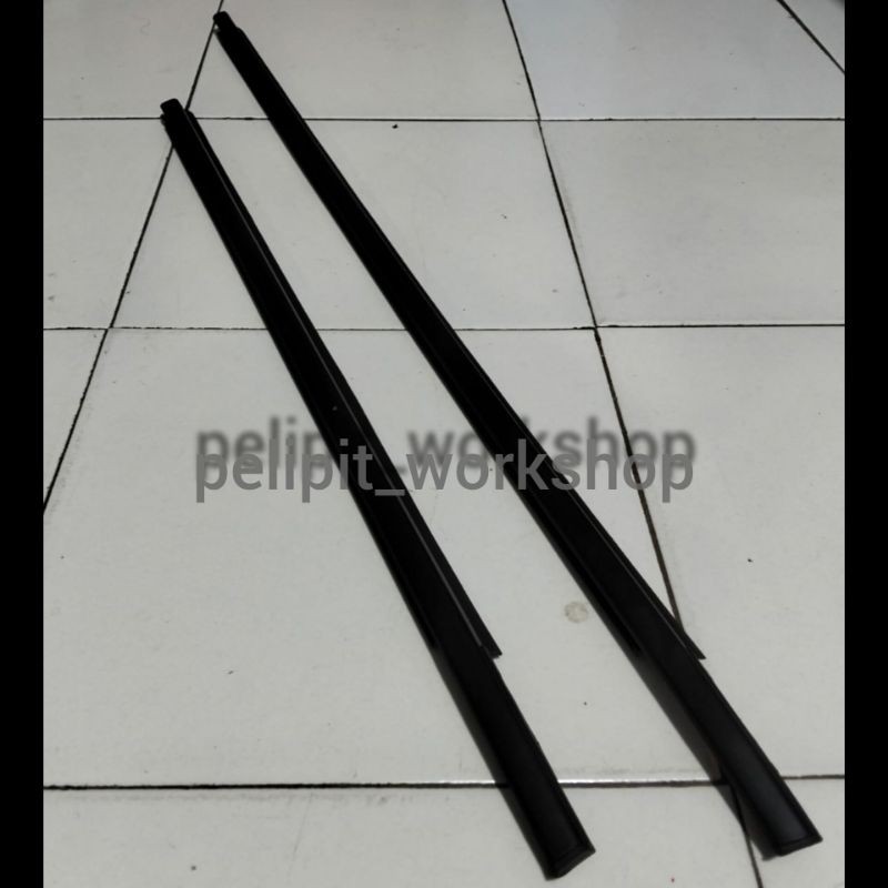 Karet pelipit kaca pintu luar Suzuki Ignis, swift, splash