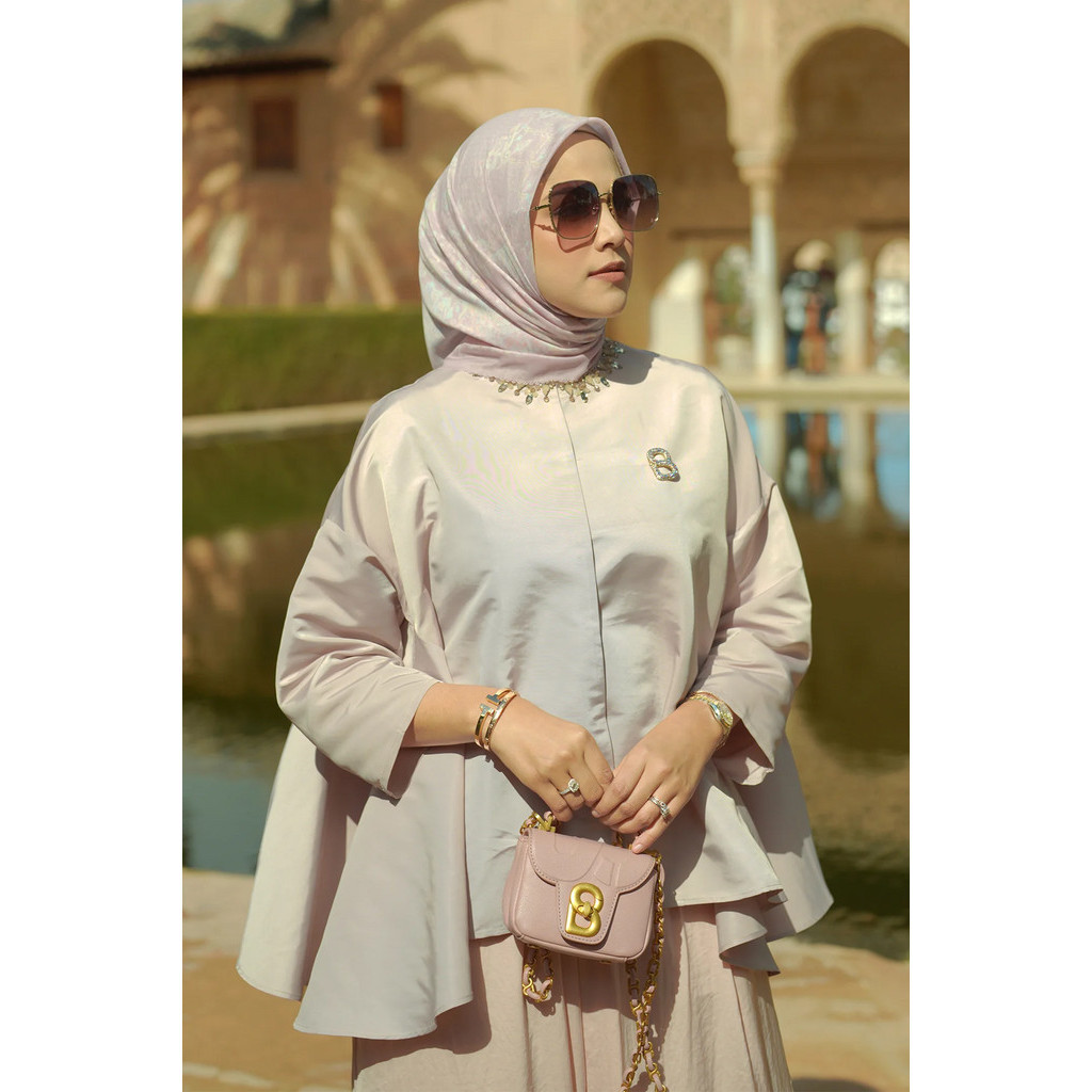 Buttonscarves The Granada Voile Square XL - Pink Mist