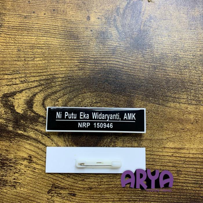 Name tag stiker lis putih lapis PENITI