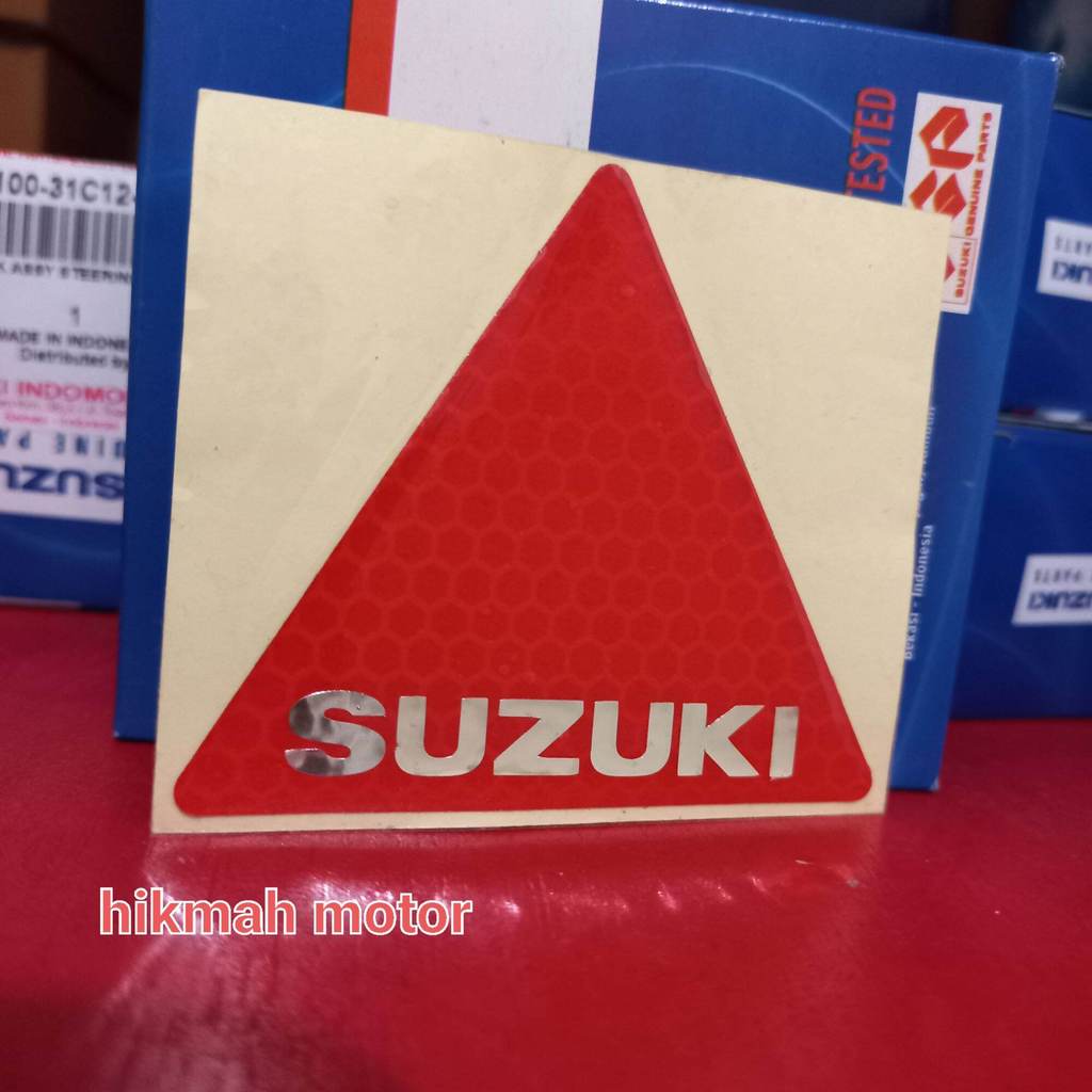 EMBLEM SEGITIGA MATA KUCING motor SUZUKI