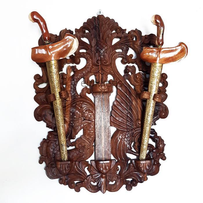 Blawong Keris Tombak Kayu Jati Ukir Isi 3 Dengan Desain Elegan dan Detail Tengah EK4354