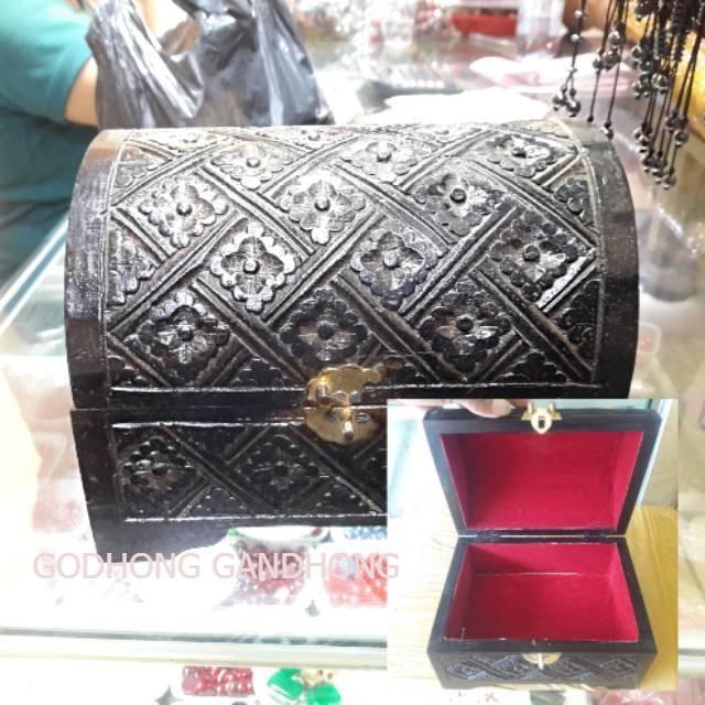 CB012 Kotak Kayu Ukir Tempat Pusaka LSM1