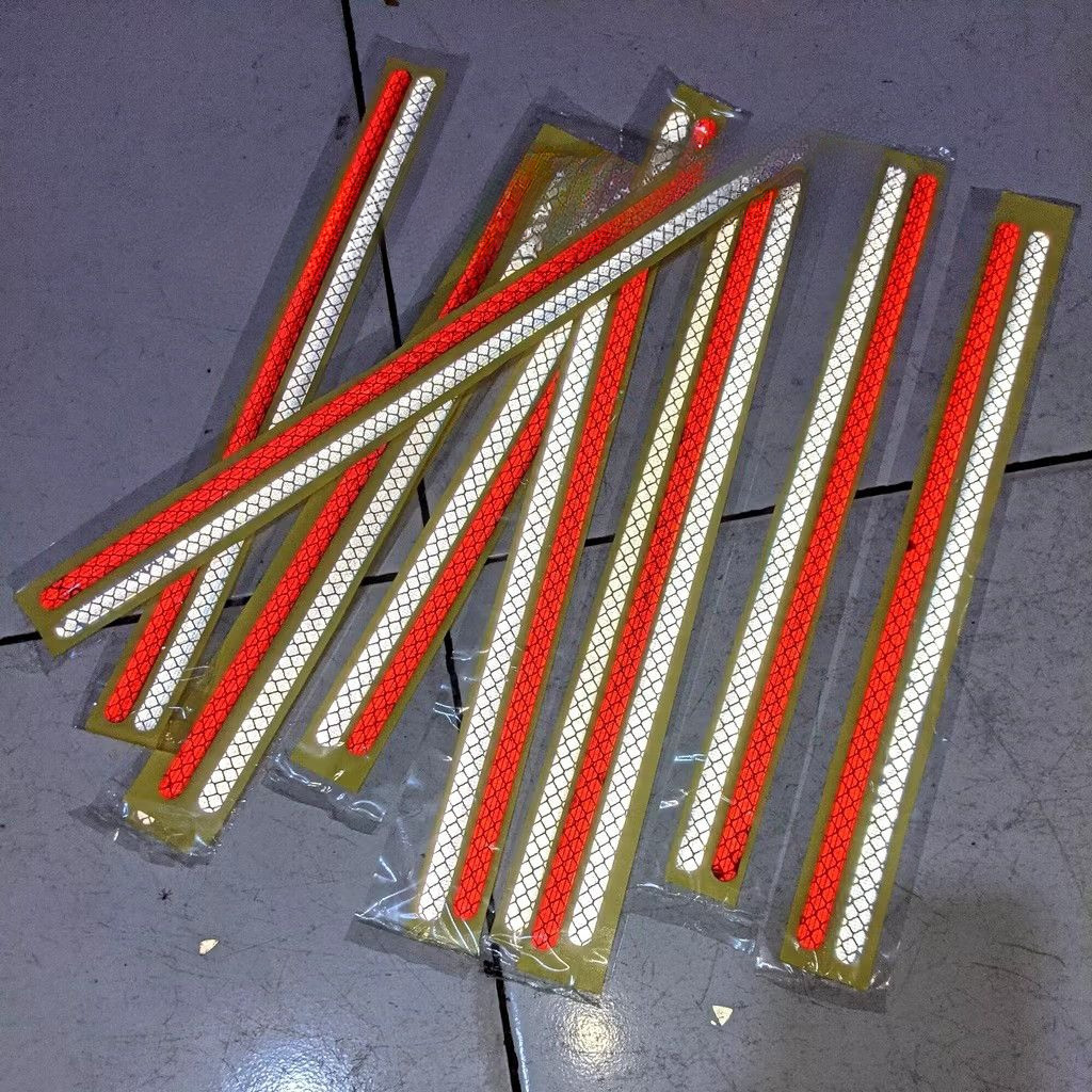 Stiker Reflektif Plat Nomor Motor/Mobil Timbul