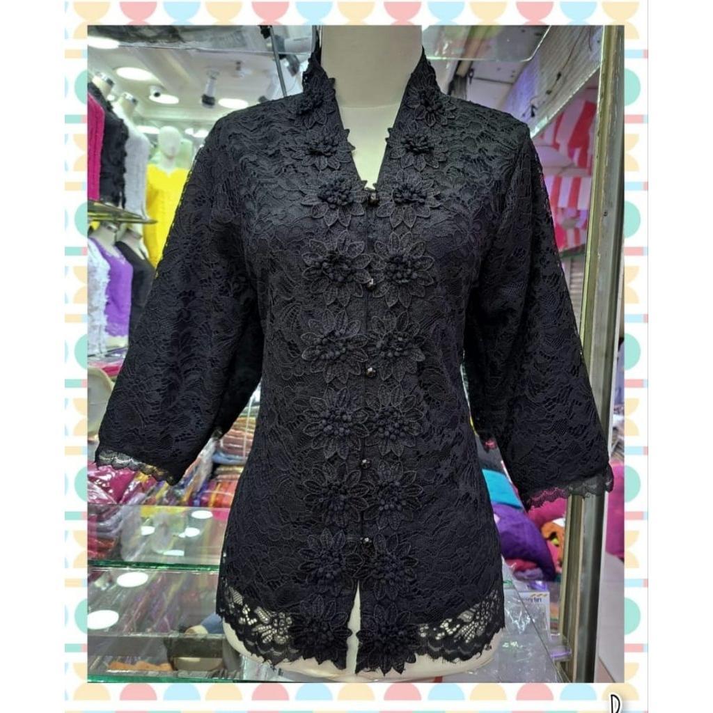 Kebaya Hitam Bahan Brokat