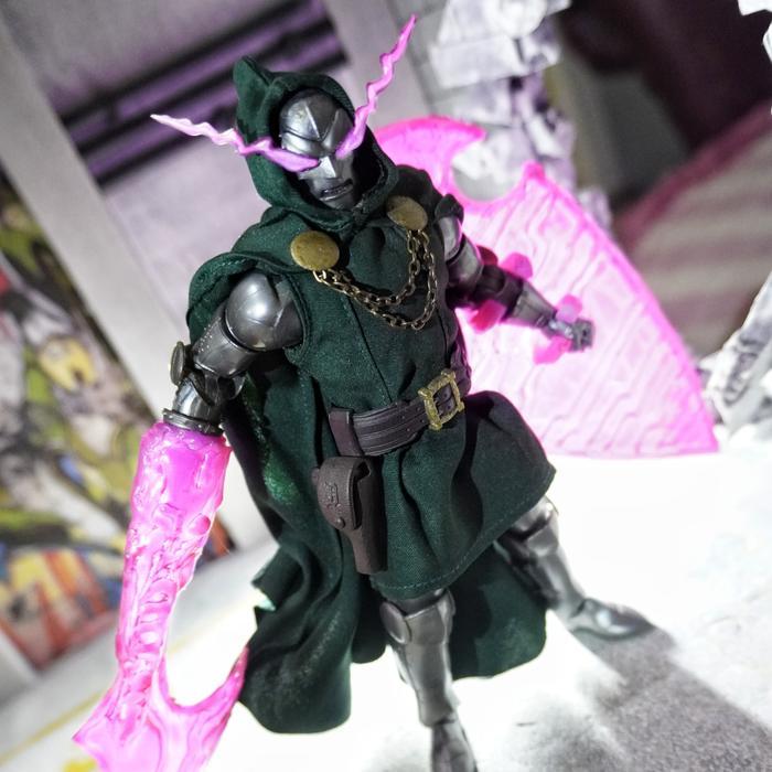 Effect Dr Doom Cosmic Blade & Shield Bell2Shop