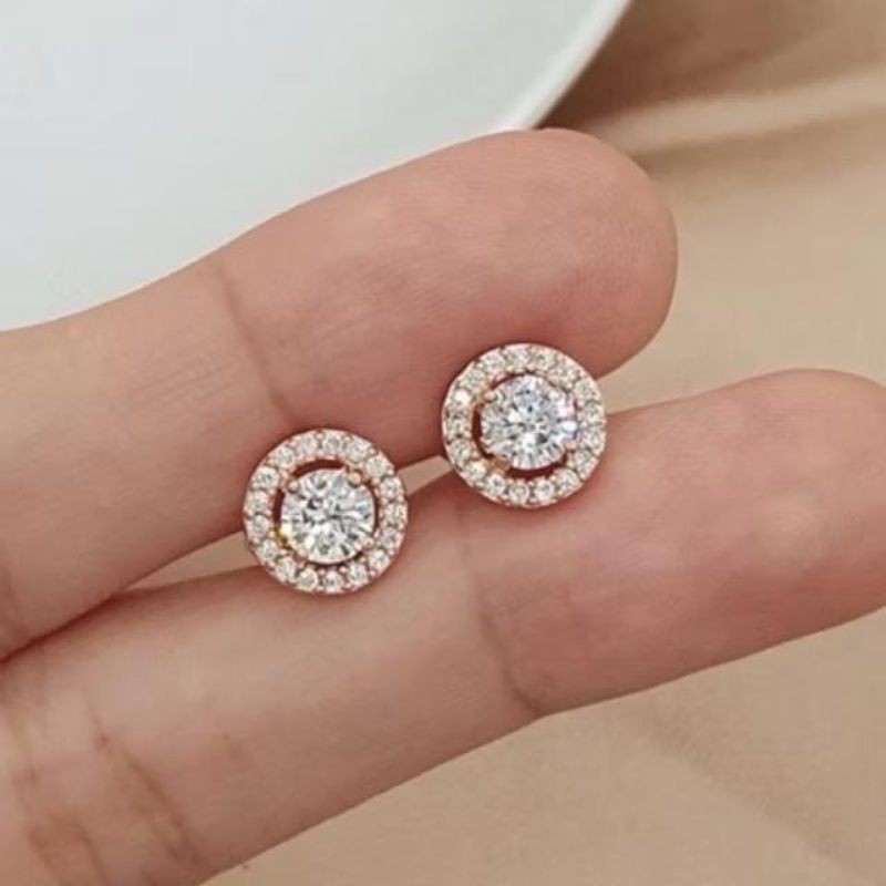 Giwang Mewah Motif Berlian Perhiasan Wanita Titanium Gold