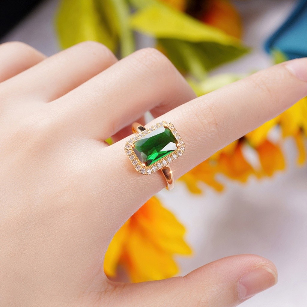 Cincin Wanita Batu Hijau Emerald Glamor Dengan Zircon Elegan & Berkelas CN-3037