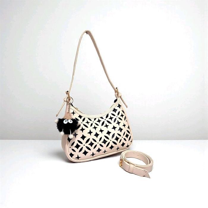 Fiana Shoulder Bag Tas Wanita Selempang Kulit Sintetis Tebal Model Minimalis Kekinian dengan Aksesor