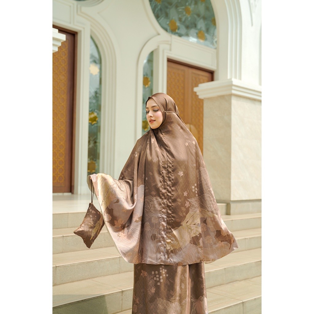 Buttonscarves Iseltwald Prayer Robe - Cocoa