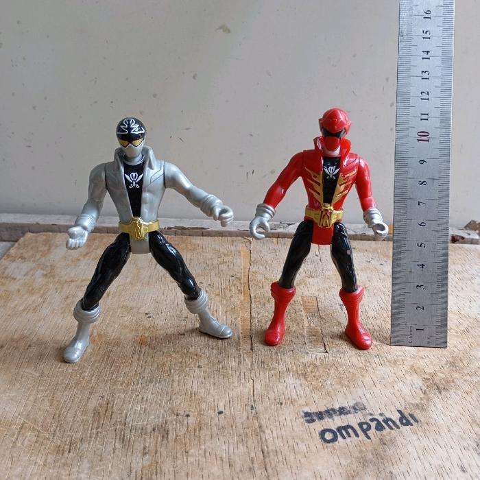 2 pcs figure power rangers super megaforce 2ND