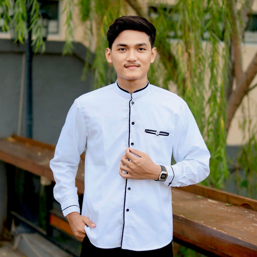 Baju Koko Pria Dewasa Elrumi Lengan Panjang Polos Warna Putih Kombinasi List Hitam