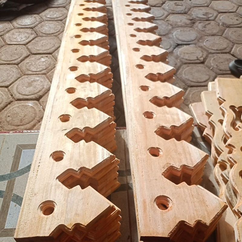 Kayu lisplang Betawi Gigibalang