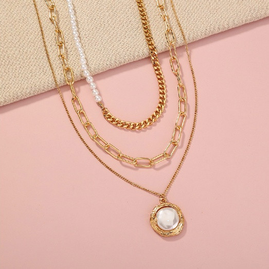 Kalung Multilapis Berlapis Emas Sederhana dengan Pendant Mutiara Imitasi Bulat Geometris – Kalung Be