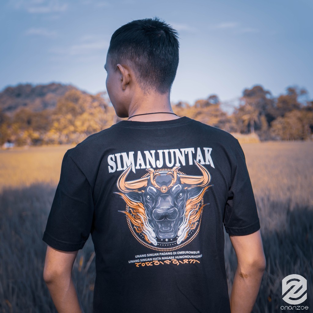 COD SIMANJUNTAK v2 – Kaos Simanjuntak T-shirt Batak Keren dengan Desain Eksklusif ONANZOE