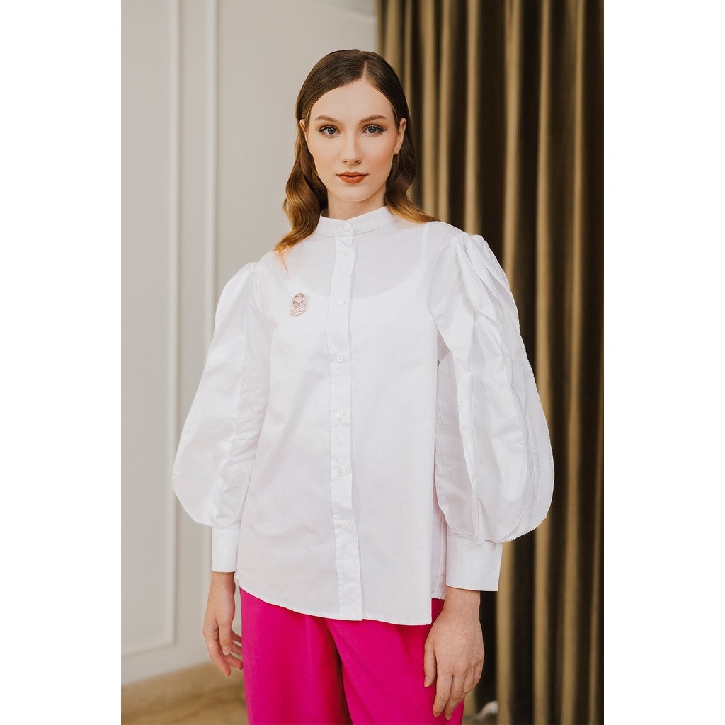 Benang Jarum Shirt Statement Sleeve - White