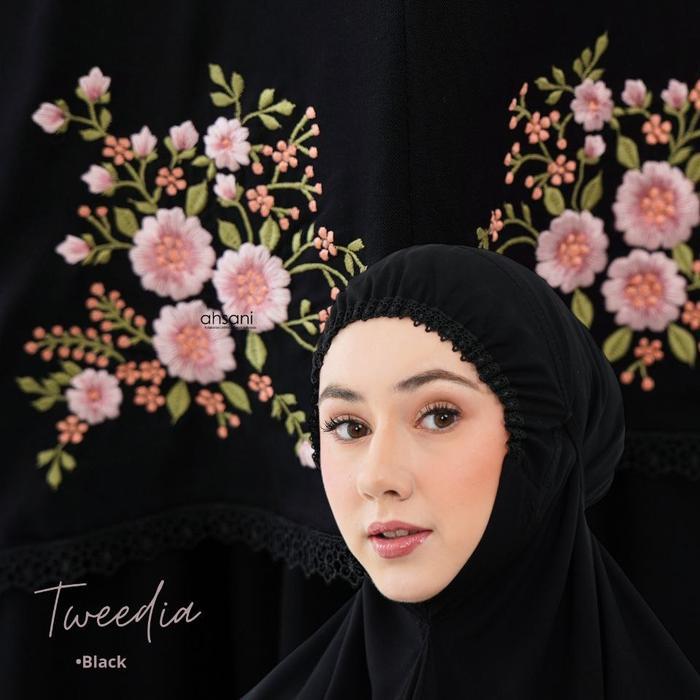 Mukena Ahsani Tweedia Hitam Rayon Twill Bordir Mewah Cantik Jumbo - Hitam