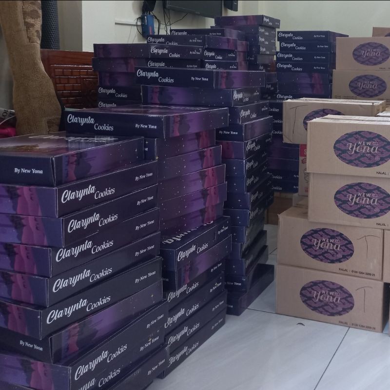 TergacorHampers Kue kering Lebaran New Yona Cookies isi 6 Toples – ClarintaTerbaik