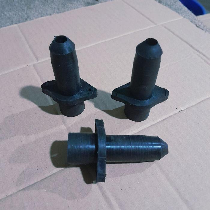 Karet selongsong pompa celup kabel 8mm karet kabel pompa lubang 8 mm