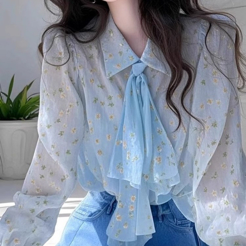 Cute Hot Label Blus sifon motif bunga biru muda dengan pita untuk wanita.