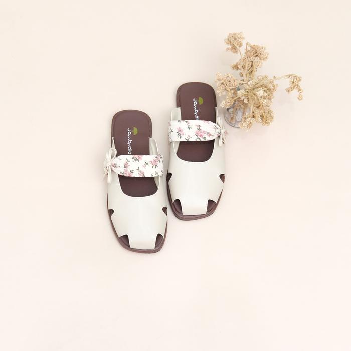 Promo Ramadhan sandal flat wanita Jambrella MELODY CREAM sandal slop cewek trendy - Cream, 36