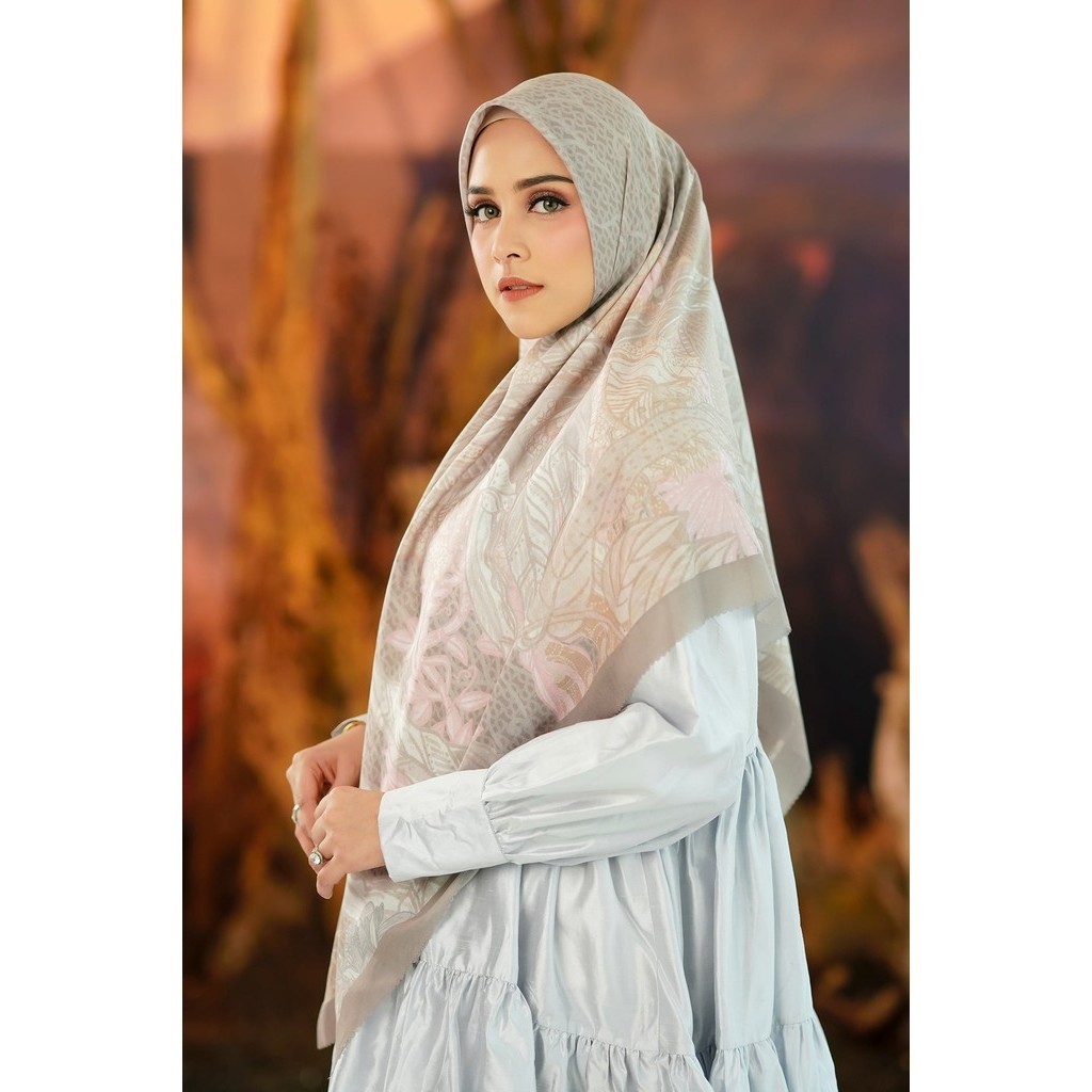 Buttonscarves Nusantara Voal Square XL - Mountain