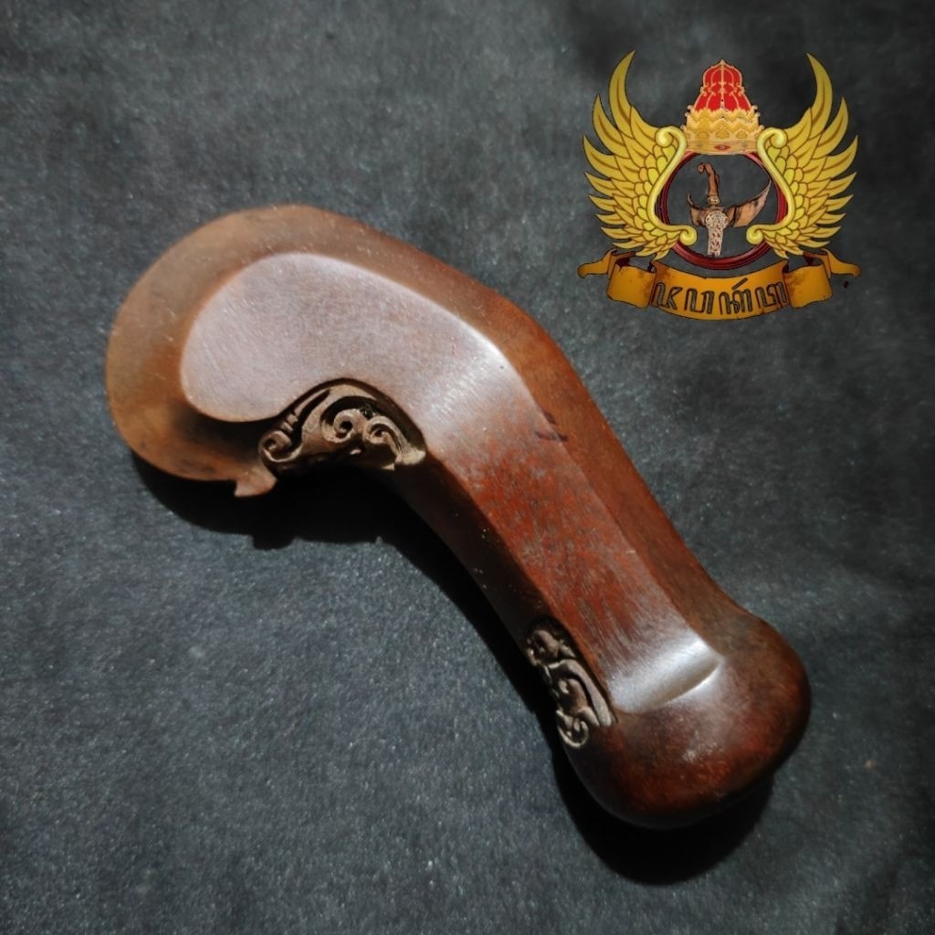 Deder / Hulu Gaya Surakarta Untuk Keris Corok Bahan Kayu Kemuning Bang Lamen
