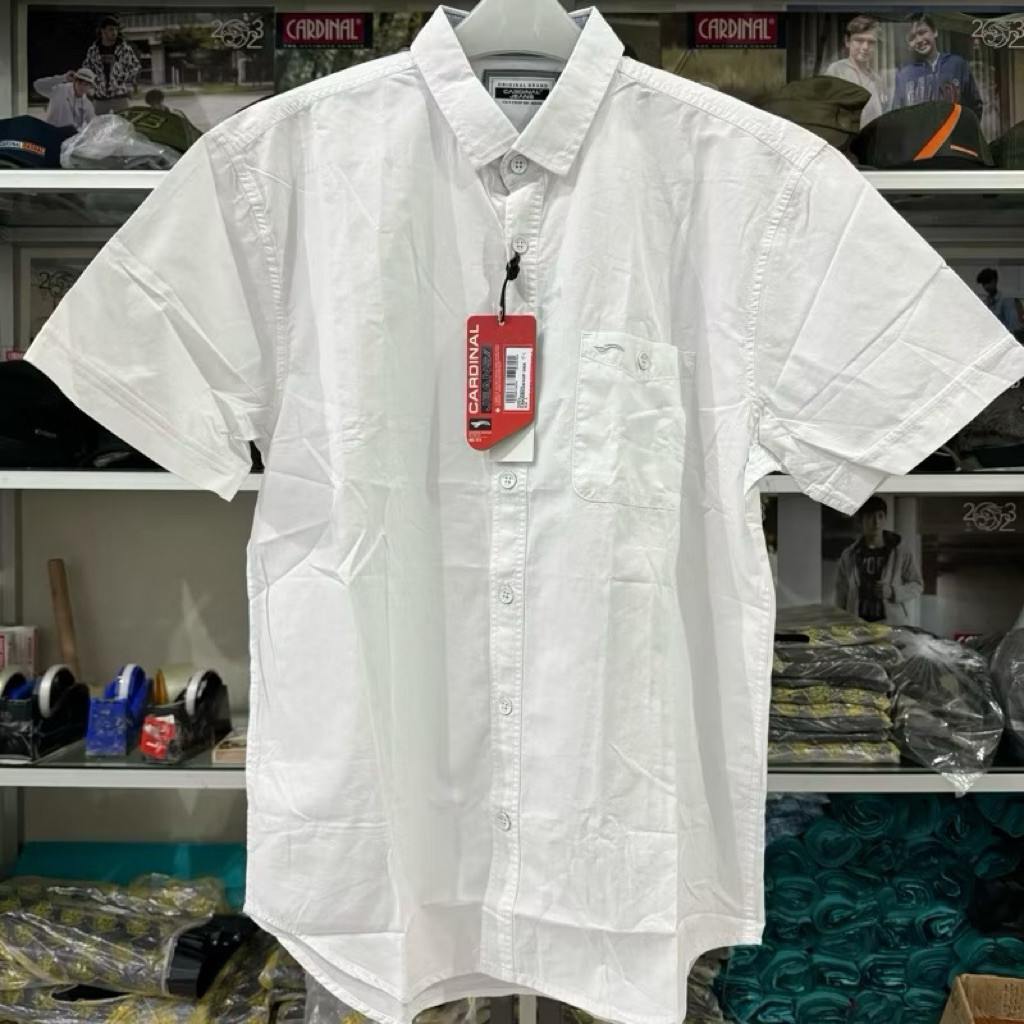 Kemeja Cardinal Putih Lengan Pendek Katun Slim Fit
