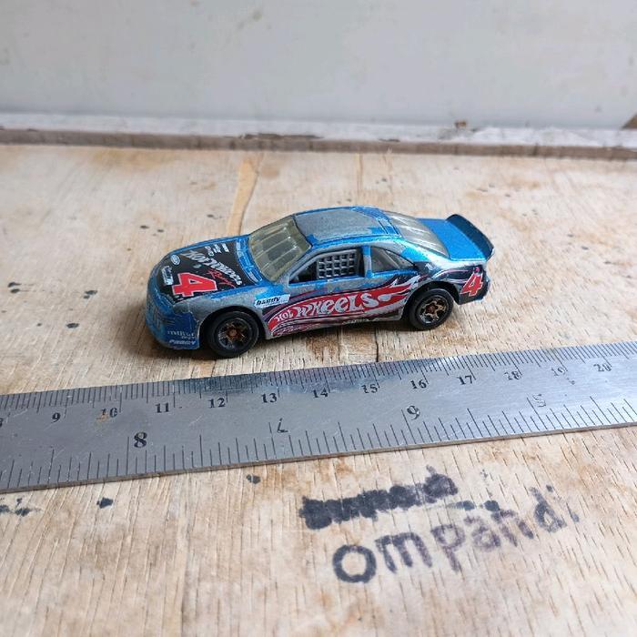 JJtoys hot wheels mobil ford T bird stocker minus 2ND