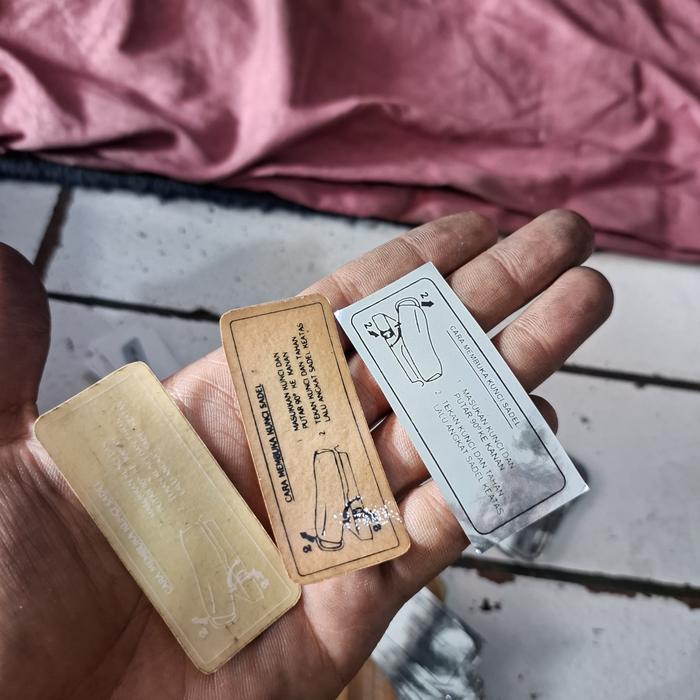 sticker cara buka jok pisah depan vespa exclusive strada ORI nos