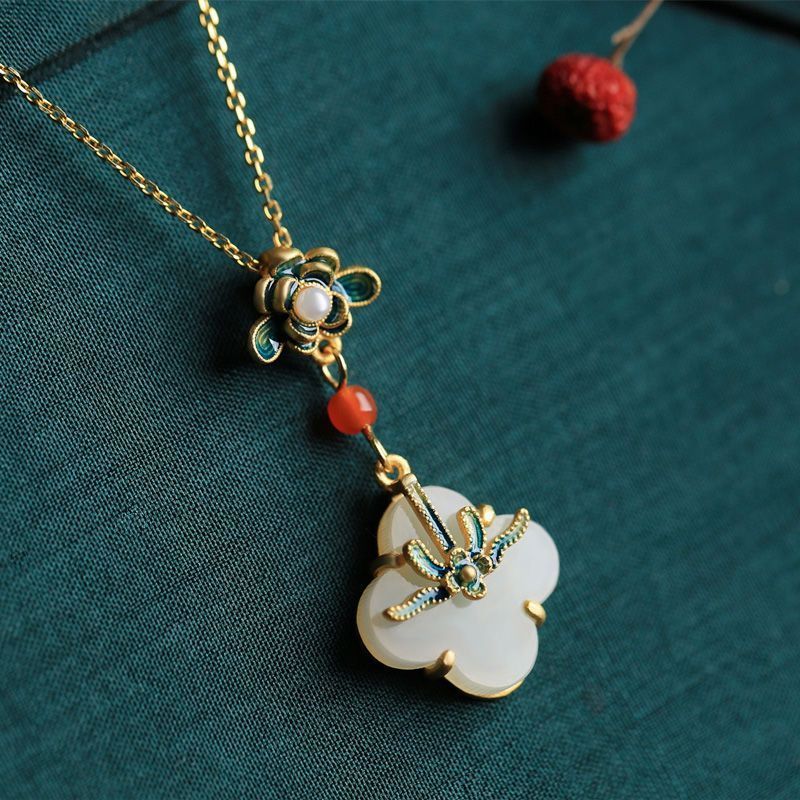 Four-leaf clover gold inlaid necklace, crystal jade pendant for women