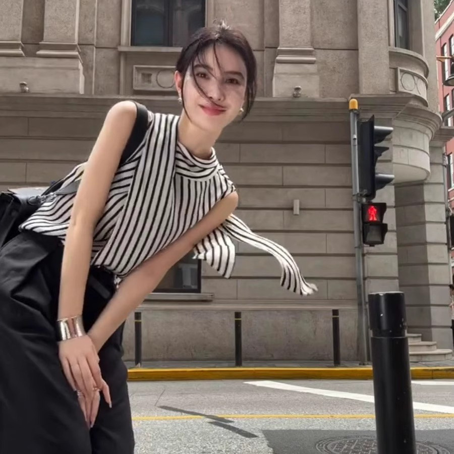 Temukan Pakaian Kemeja bergaris tanpa lengan model halter neck yang unik gaya musim panas terbaru at