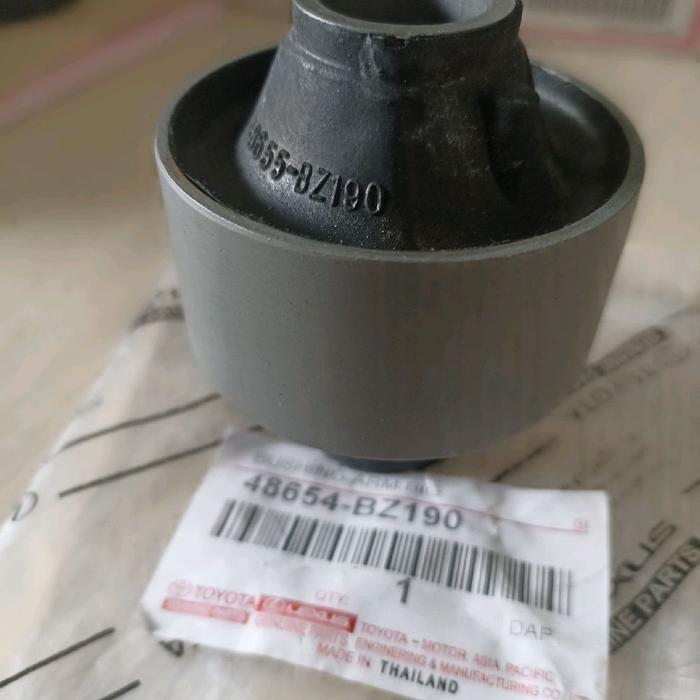 bushing arm besar Daihatsu sigra Toyota calya original PASSS