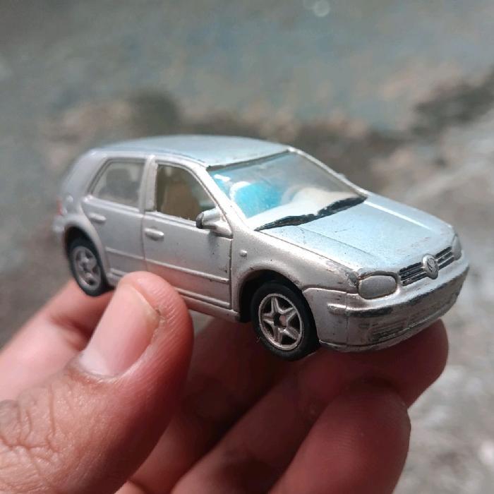 diecast loose diecast vw diecast volkswagen welly vw golf IV