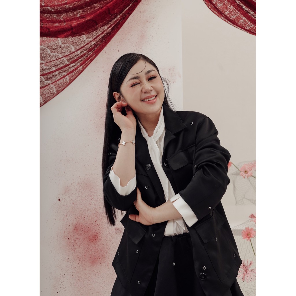 ARRAY ID - ROMI OUTER (ARRAY FIRST BLOOM)