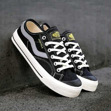 Ventela New Public Nyala Hitam Putih Polos Pria Wanita - Sepatu Sneaker Pria Wanita Unisex Sepatu Se