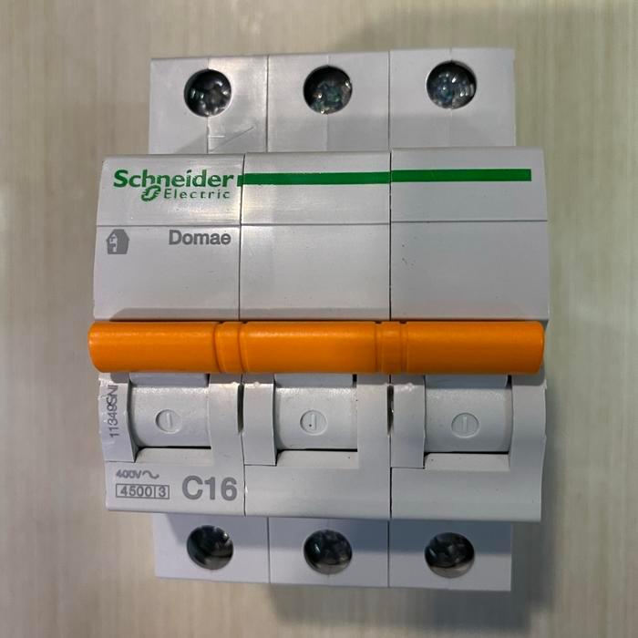 MCB 16A 3P Domae Schneider