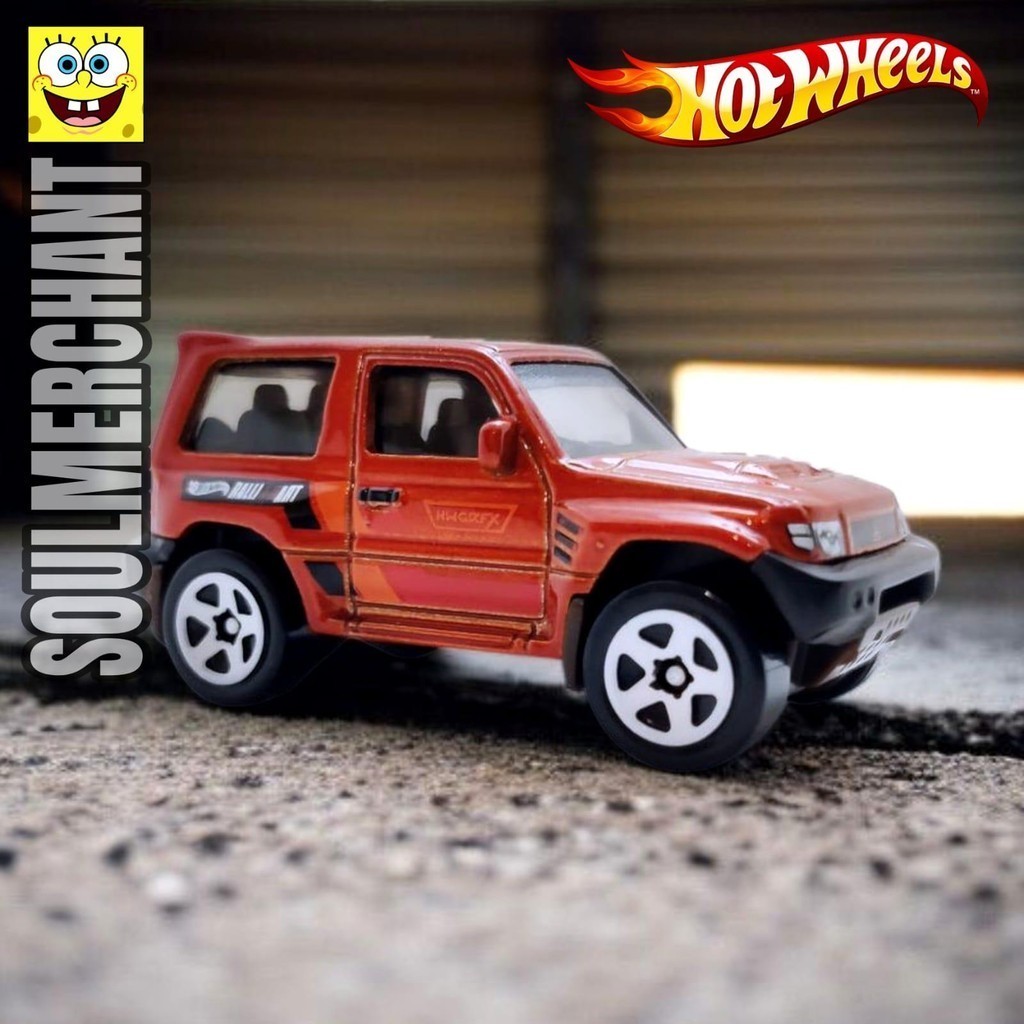 Hot Wheels Mitsubishi Pajero Evolution Coklat Ralliart Diecast Mobil Offroad