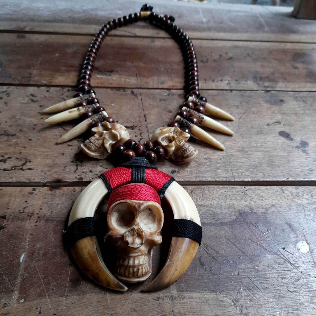 Kalung Etnik Tengkorak Replika Antik Kalung Taring Khas Dayak Pria Wanita