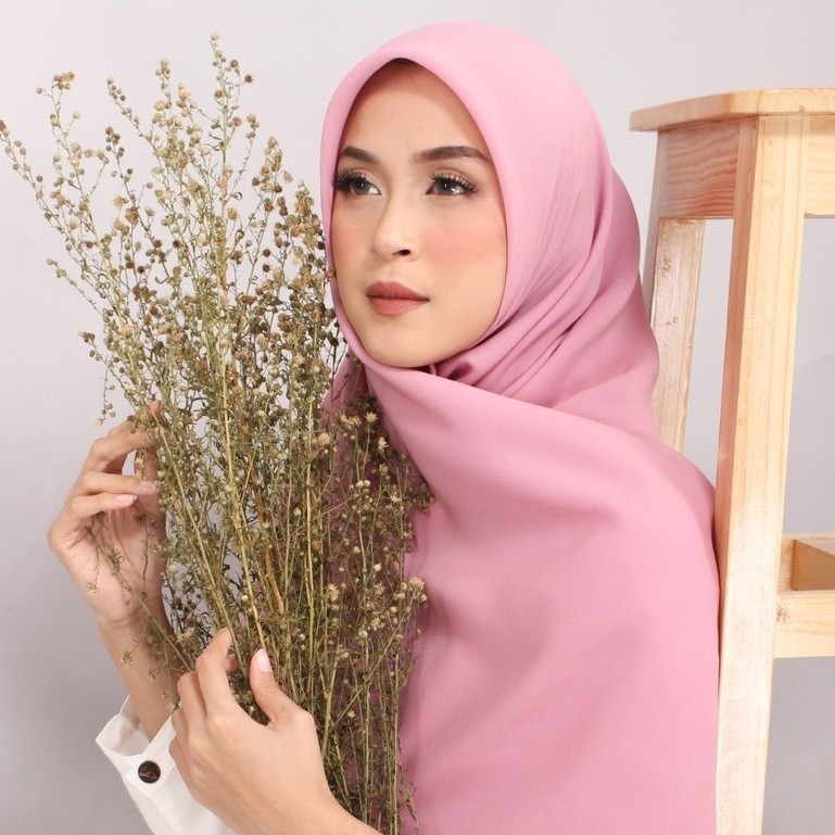 kerudung jiilbab / hijab segi empat bahan bella square polos jahit tepi neci murah premium warna pea