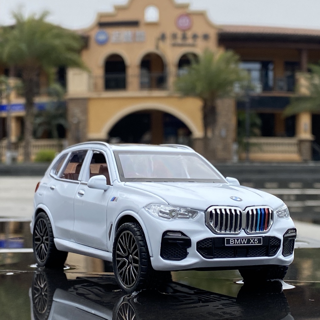 Diecasts Alloy X5 SUV BMW 1: 32model Mobil Suara Cahaya Simulasi Mainan Mobil