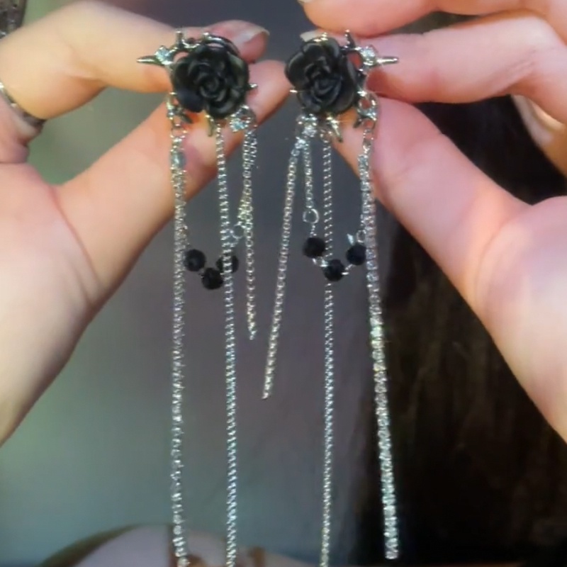 Anting Aksesoris Klip Telinga Mawar Hitam Tren Temperamen