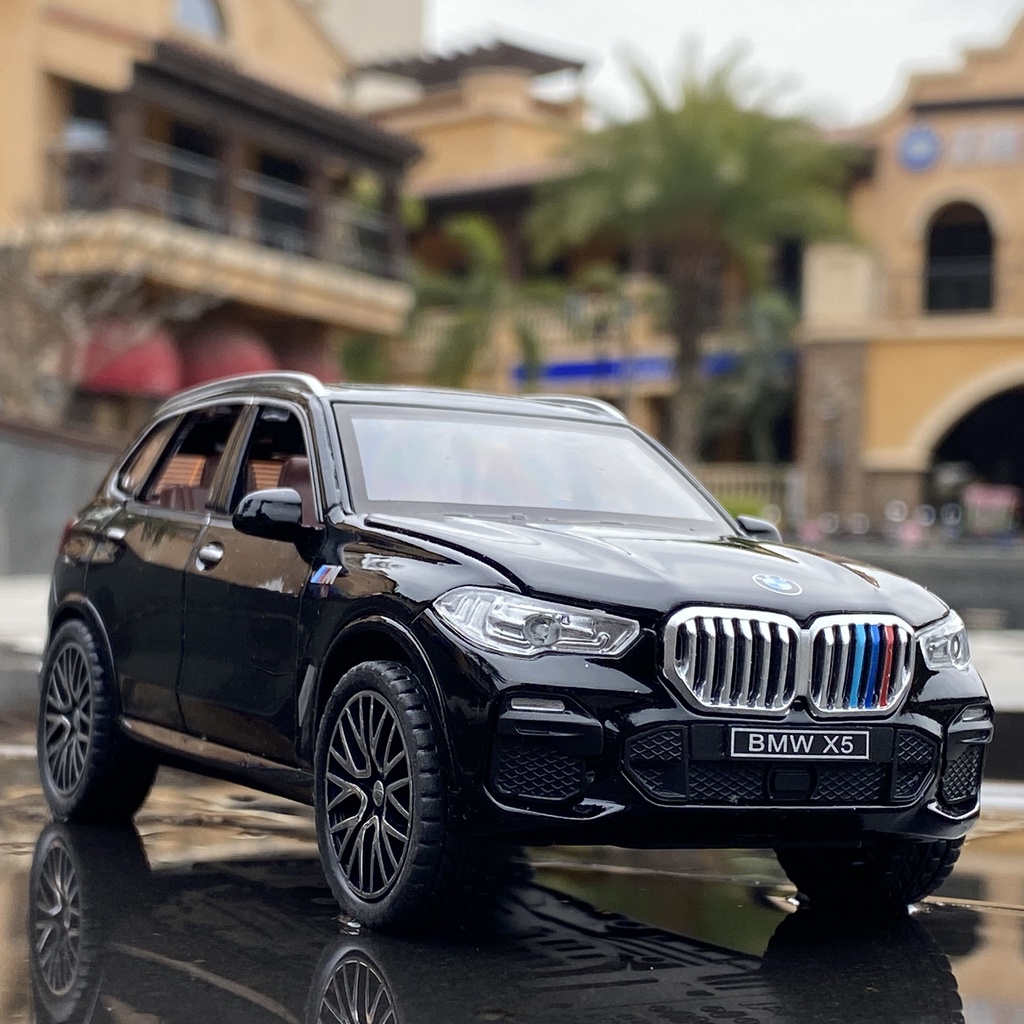 Diecasts Alloy X5 SUV BMW 1: 32model Mobil Suara Cahaya Simulasi Mainan Mobil