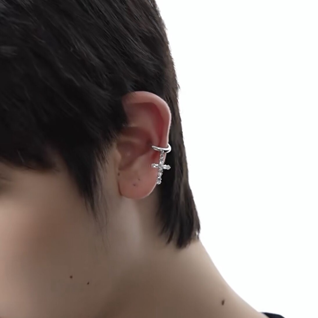 Aksesoris Anting Asimetris Klip Telinga Silang Gaya Punk Kepribadian Fashion