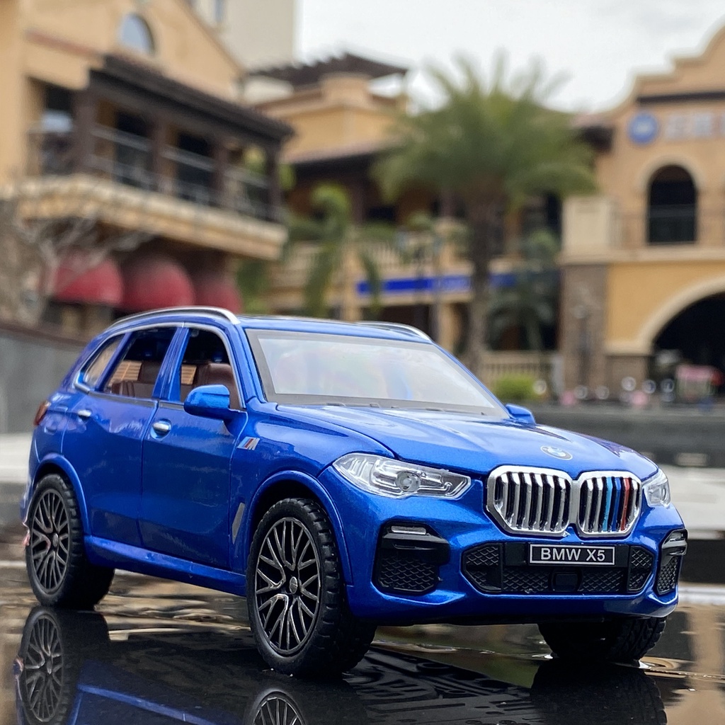 Diecasts Alloy X5 SUV BMW 1: 32model Mobil Suara Cahaya Simulasi Mainan Mobil