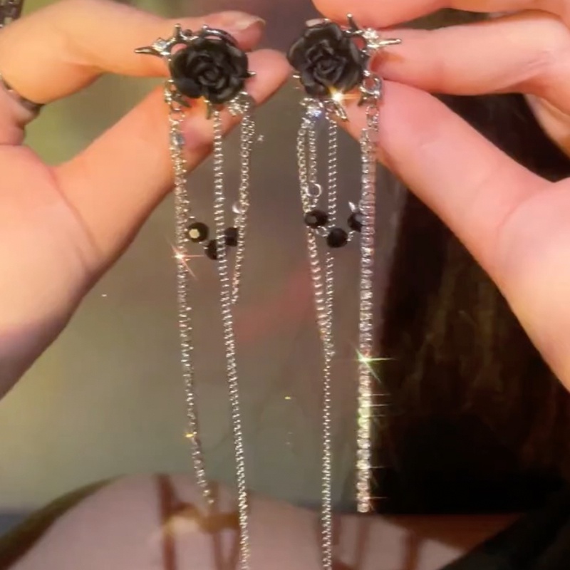 Anting Aksesoris Klip Telinga Mawar Hitam Tren Temperamen