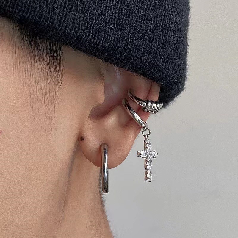 Aksesoris Anting Asimetris Klip Telinga Silang Gaya Punk Kepribadian Fashion