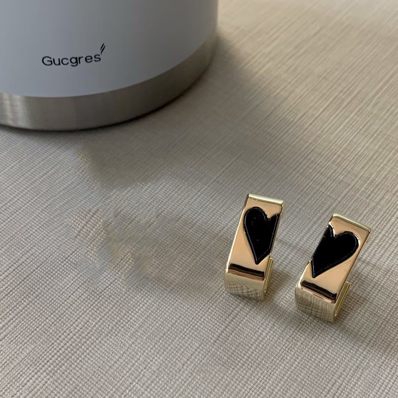 Anting Cinta Geometris Aksesoris Temperamen Fashion Mewah Ringan Tinggi